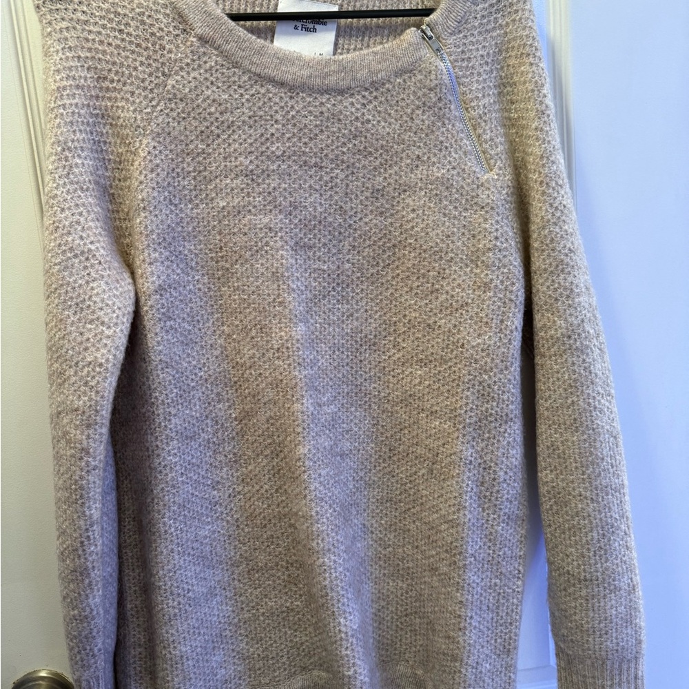 Abercrombie & Fitch Light Tan Crew Neck Sweater